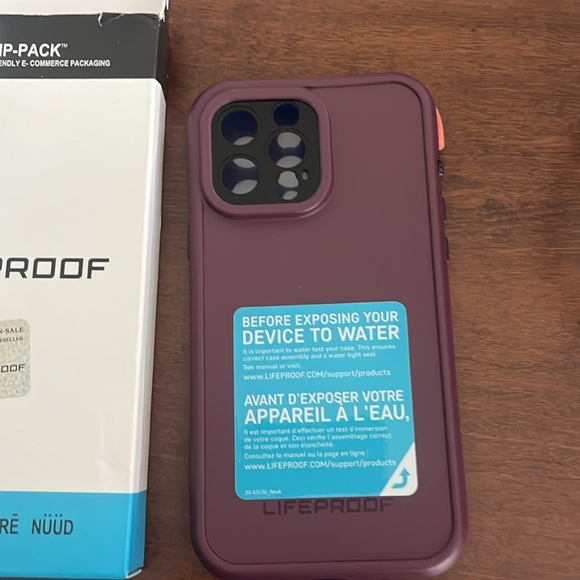I-phone 13 pro Max Lifeproof case - Picture 2 of 5